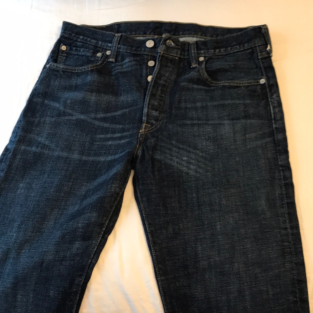 Like New Levi’s. Style 501. 34x36 dark blue wash